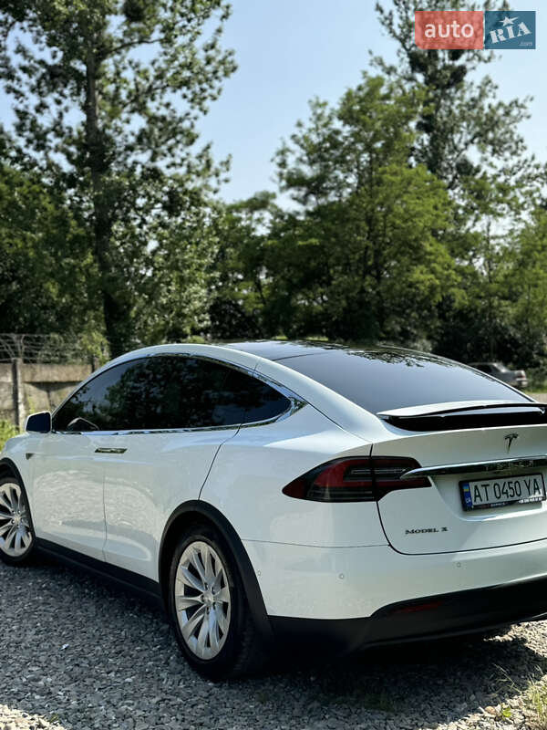 Позашляховик / Кросовер Tesla Model X 2016 в Івано-Франківську