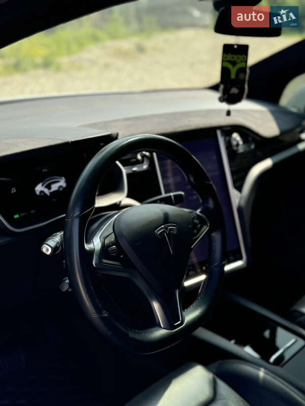 Позашляховик / Кросовер Tesla Model X 2016 в Івано-Франківську
