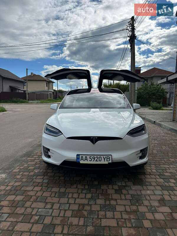Позашляховик / Кросовер Tesla Model X 2018 в Києві