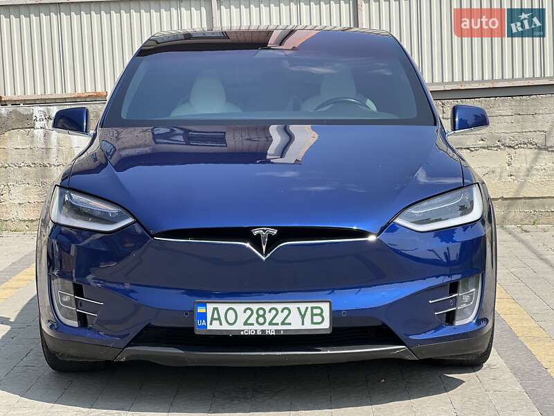 Позашляховик / Кросовер Tesla Model X 2017 в Ужгороді