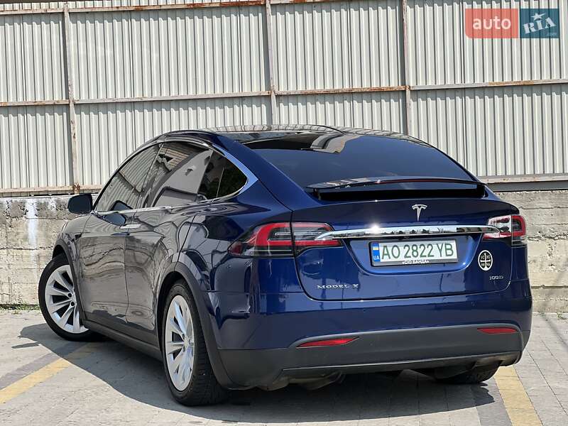 Позашляховик / Кросовер Tesla Model X 2017 в Ужгороді