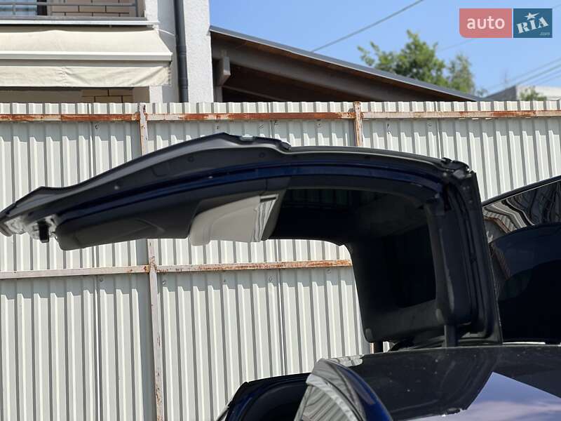 Позашляховик / Кросовер Tesla Model X 2017 в Ужгороді