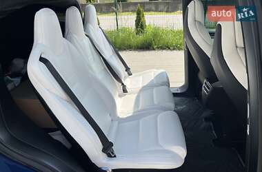 Позашляховик / Кросовер Tesla Model X 2017 в 