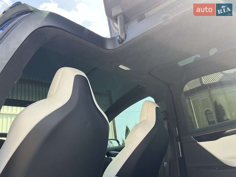 Позашляховик / Кросовер Tesla Model X 2017 в Ужгороді