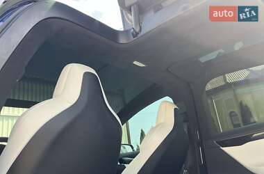 Позашляховик / Кросовер Tesla Model X 2017 в 