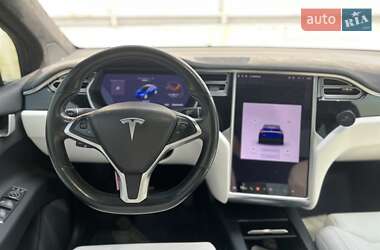 Позашляховик / Кросовер Tesla Model X 2017 в 