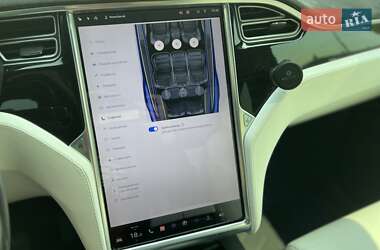 Позашляховик / Кросовер Tesla Model X 2017 в 