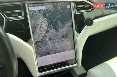 Позашляховик / Кросовер Tesla Model X 2017 в 