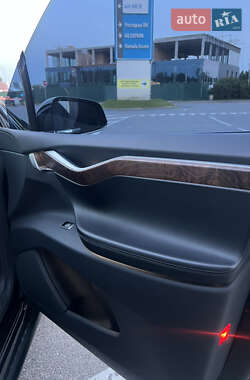 Внедорожник / Кроссовер Tesla Model X 2017 в 