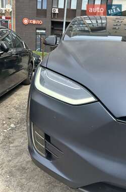 Внедорожник / Кроссовер Tesla Model X 2018 в 