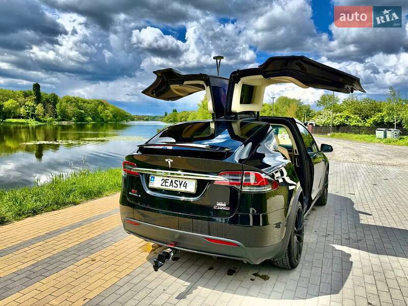 Позашляховик / Кросовер Tesla Model X 2017 в Києві