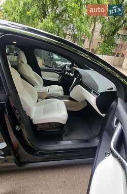 Внедорожник / Кроссовер Tesla Model X 2017 в 