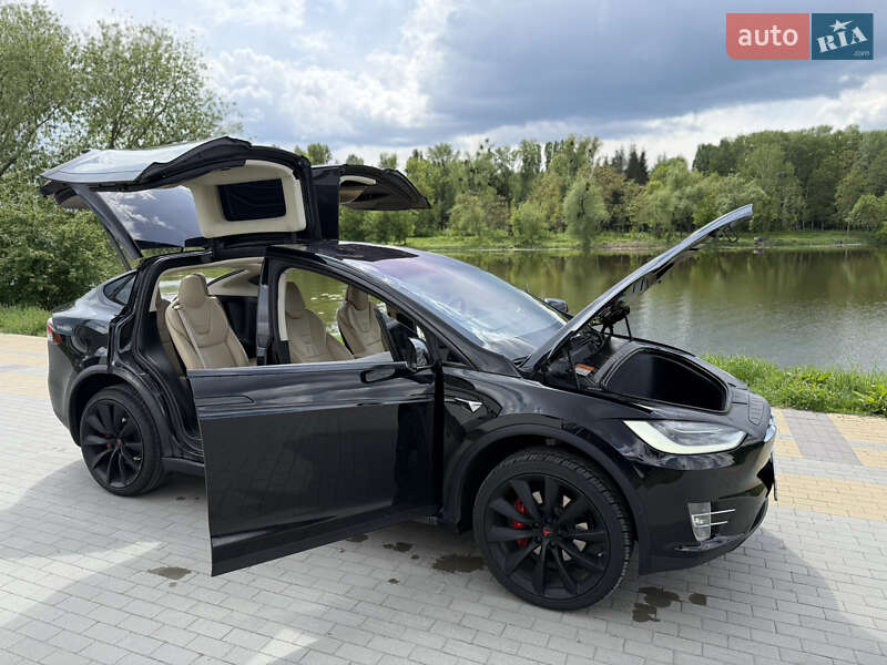 Позашляховик / Кросовер Tesla Model X 2017 в Києві