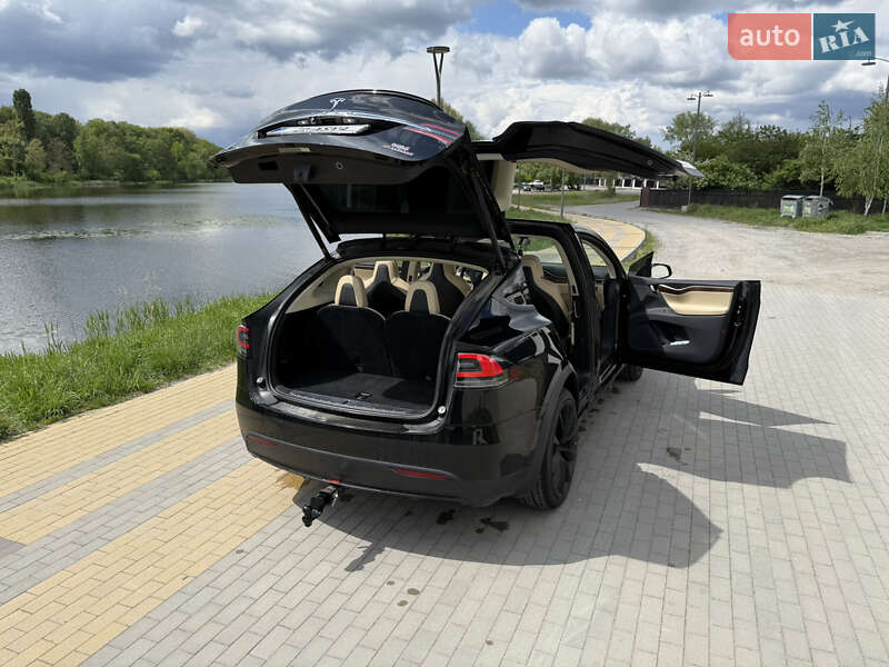 Позашляховик / Кросовер Tesla Model X 2017 в Києві