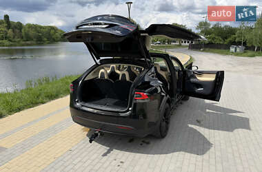 Внедорожник / Кроссовер Tesla Model X 2017 в 