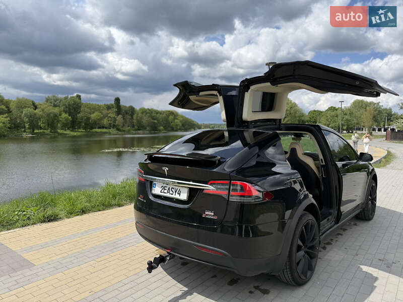Позашляховик / Кросовер Tesla Model X 2017 в Києві