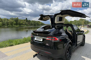 Внедорожник / Кроссовер Tesla Model X 2017 в 