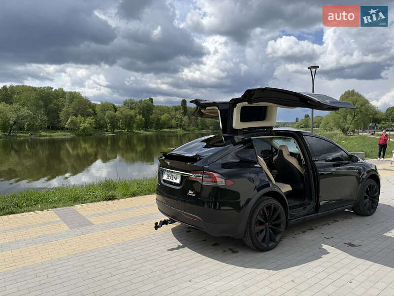 Позашляховик / Кросовер Tesla Model X 2017 в Києві