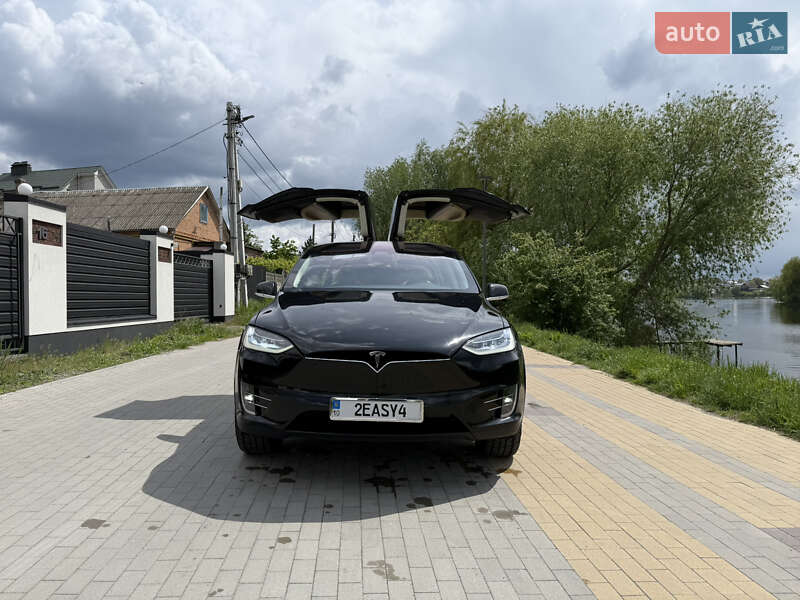 Позашляховик / Кросовер Tesla Model X 2017 в Києві