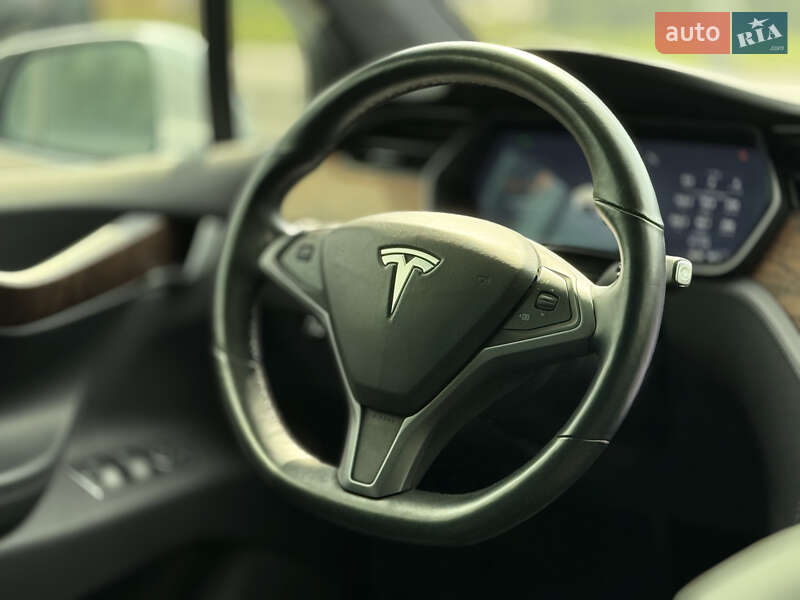 Позашляховик / Кросовер Tesla Model X 2019 в Харкові