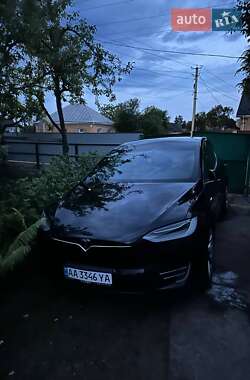 Позашляховик / Кросовер Tesla Model X 2017 в 