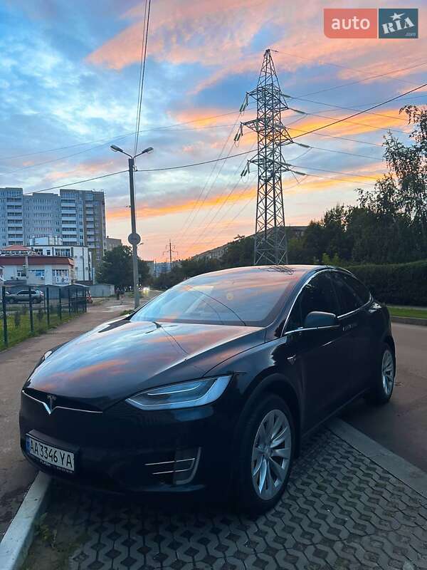 Позашляховик / Кросовер Tesla Model X 2017 в Харкові