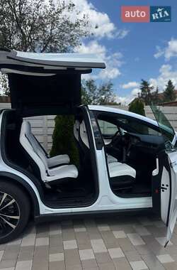 Внедорожник / Кроссовер Tesla Model X 2018 в 