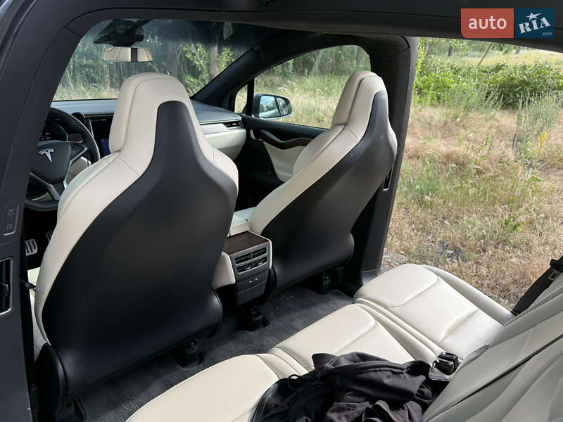 Внедорожник / Кроссовер Tesla Model X 2019 в Днепре