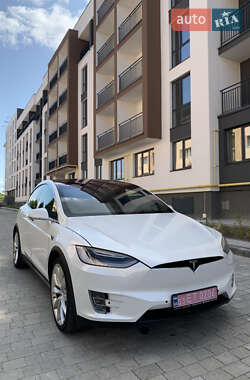 Внедорожник / Кроссовер Tesla Model X 2015 в 