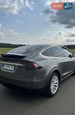 Внедорожник / Кроссовер Tesla Model X 2016 в Старой Выжевке