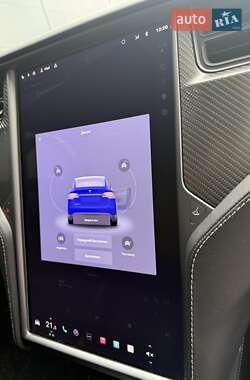 Позашляховик / Кросовер Tesla Model X 2019 в 