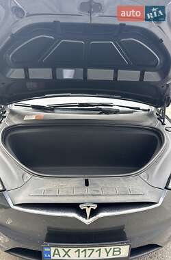 Внедорожник / Кроссовер Tesla Model X 2017 в 