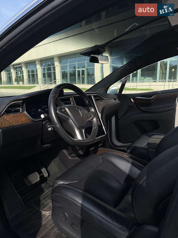 Внедорожник / Кроссовер Tesla Model X 2018 в Днепре фото 14 Внедорожник / Кроссовер Tesla Model X 2018 в Днепре