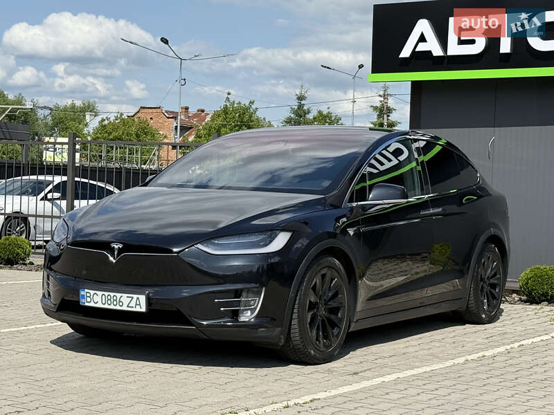Позашляховик / Кросовер Tesla Model X 2017 в Львові