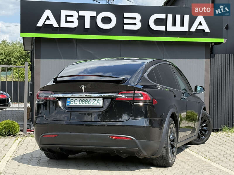 Позашляховик / Кросовер Tesla Model X 2017 в Львові