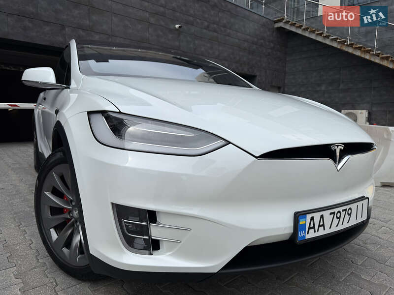 Внедорожник / Кроссовер Tesla Model X 2019 в Киеве