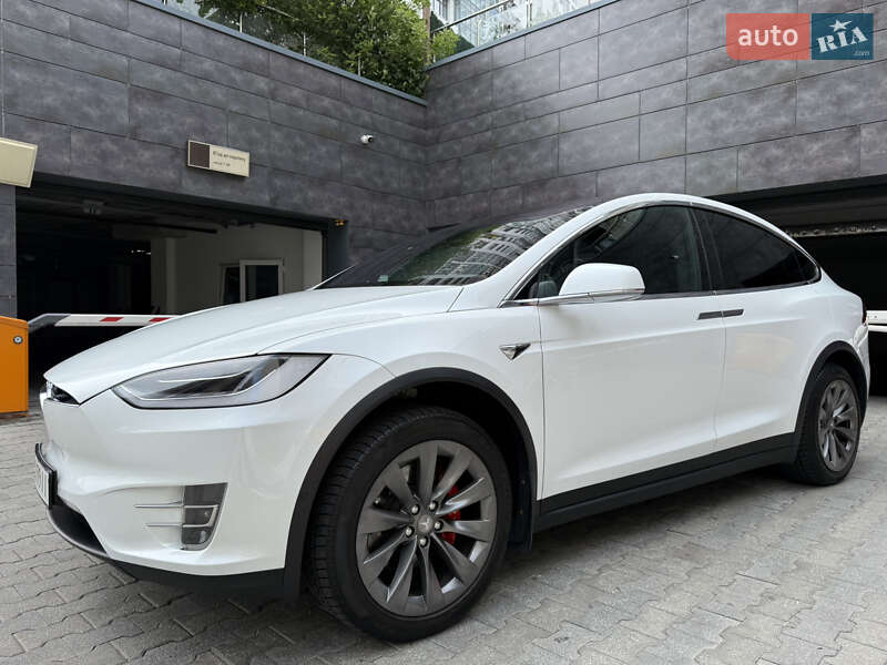 Внедорожник / Кроссовер Tesla Model X 2019 в Киеве