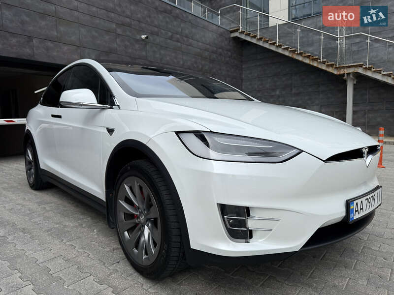 Внедорожник / Кроссовер Tesla Model X 2019 в Киеве