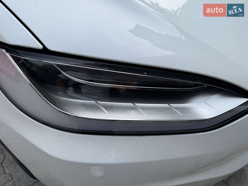 Внедорожник / Кроссовер Tesla Model X 2019 в Киеве