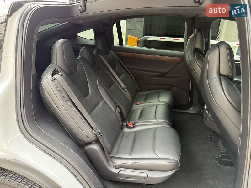 Внедорожник / Кроссовер Tesla Model X 2019 в Киеве