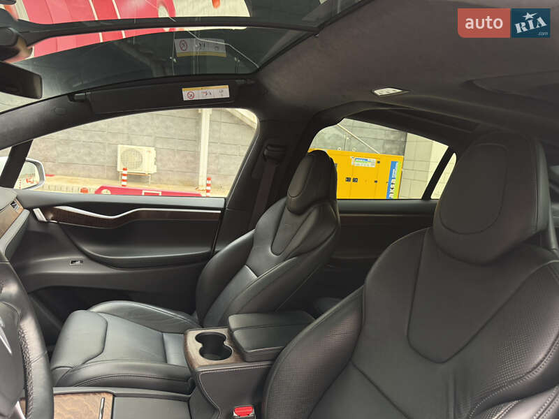 Внедорожник / Кроссовер Tesla Model X 2019 в Киеве