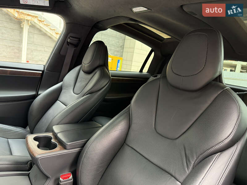 Внедорожник / Кроссовер Tesla Model X 2019 в Киеве