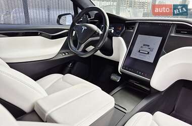 Позашляховик / Кросовер Tesla Model X 2019 в 