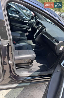 Позашляховик / Кросовер Tesla Model X 2018 в 