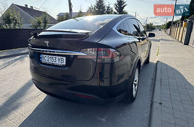 Позашляховик / Кросовер Tesla Model X 2017 в 