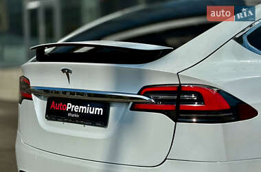 Позашляховик / Кросовер Tesla Model X 2020 в 