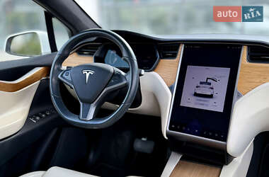 Позашляховик / Кросовер Tesla Model X 2020 в 