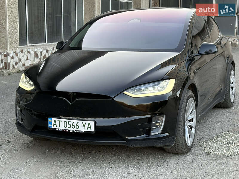 Позашляховик / Кросовер Tesla Model X 2019 в 