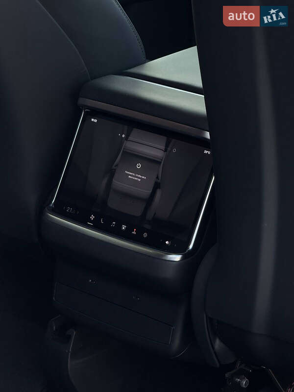 Позашляховик / Кросовер Tesla Model X 2023 в Чернівцях