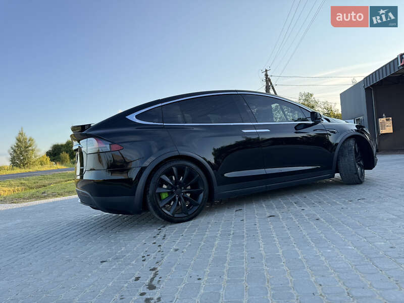 Внедорожник / Кроссовер Tesla Model X 2018 в Дрогобыче